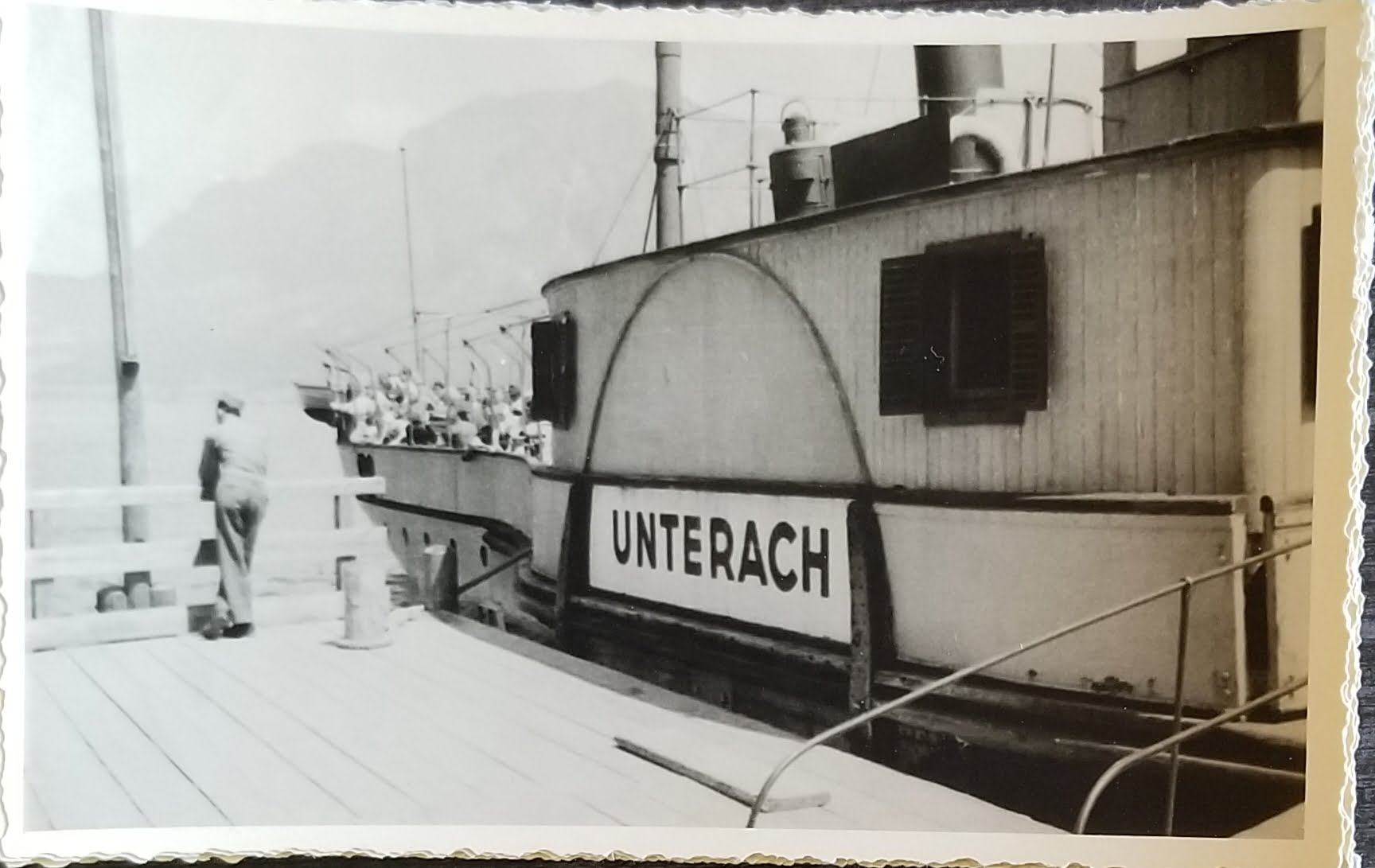 Schiff Unterach bei Anlegestelle ca 1945 Quelle Brost